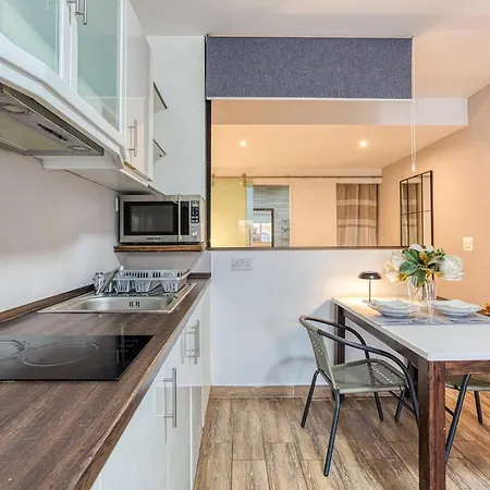 Апартаменты Stylish 1bedroom In The Heart Of St Julians 301 *